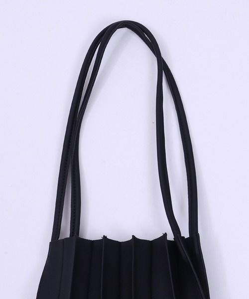 WC（ダブル シー）の「WC/プリーツトートバッグ（トートバッグ・レディース・アイボリー/ブラック・FREE）」の5枚目の写真