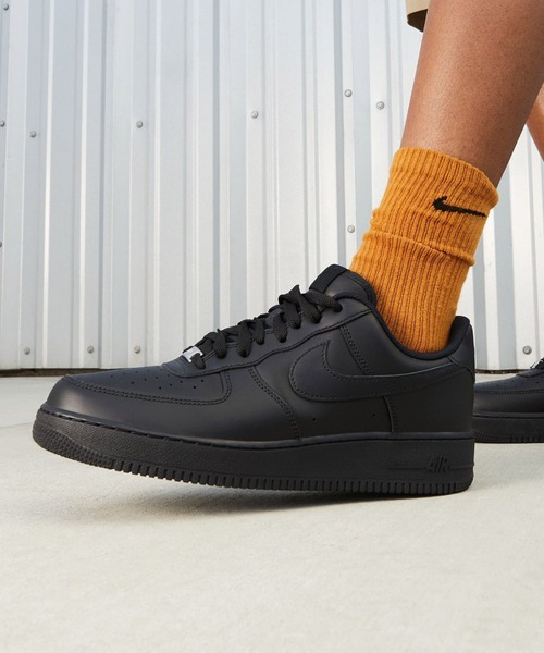 NIKE(ナイキ)の「NIKE AIR FORCE 1 07 / ナイキ エア フォース 1 07 【SP】(スニーカー・メンズ・ブラック・26.5cm/27.0cm/27.5cm/28.0cm/28.5cm/29.0cm/26.0cm/25.5cm/30.0cm)」の5枚目の写真