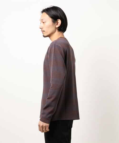 MEN'S BIGI(メンズビギ)の「フクレボーダー ストレッチロングTシャツ(Tシャツ/カットソー・メンズ・ネイビー/ホワイト/ブラウン・02/03/01)」の4枚目の写真