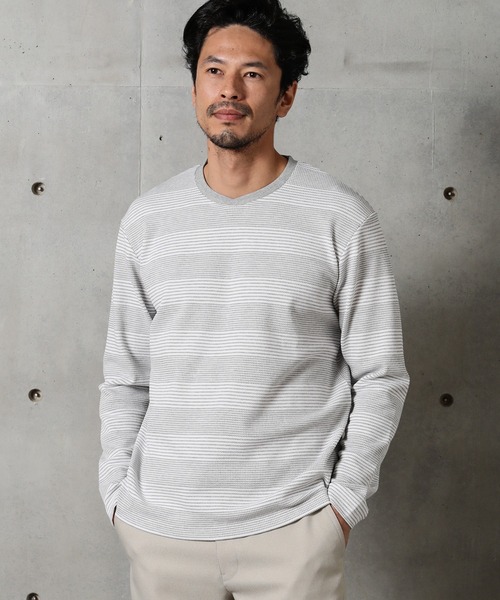 MEN'S BIGI(メンズビギ)の「フクレボーダー ストレッチロングTシャツ(Tシャツ/カットソー・メンズ・ネイビー/ホワイト/ブラウン・02/03/01)」の9枚目の写真