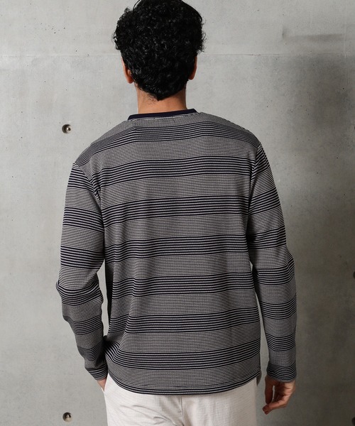 MEN'S BIGI(メンズビギ)の「フクレボーダー ストレッチロングTシャツ(Tシャツ/カットソー・メンズ・ネイビー/ホワイト/ブラウン・02/03/01)」の15枚目の写真