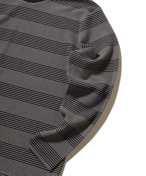 MEN'S BIGI(メンズビギ)の「フクレボーダー ストレッチロングTシャツ(Tシャツ/カットソー・メンズ・ネイビー/ホワイト/ブラウン・02/03/01)」の19枚目の写真
