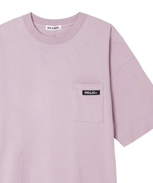 MILKFED.（ミルクフェド）の「BAR WAPPEN POCKET BIG S/S TEE / ビッグシルエット 半袖Tシャツ（Tシャツ/カットソー・レディース・ブラック/ベージュ/ライトグリーン/ライトグレー/ホワイト/レッド/A/パープル/オリーブ・ONE SIZE）」の7枚目の写真