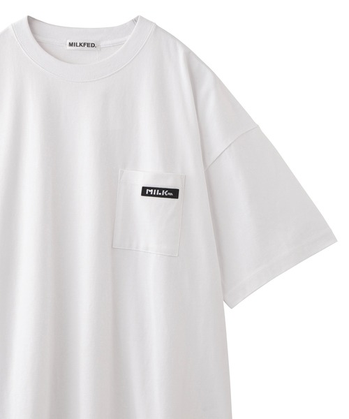 MILKFED.（ミルクフェド）の「BAR WAPPEN POCKET BIG S/S TEE / ビッグシルエット 半袖Tシャツ（Tシャツ/カットソー・レディース・ブラック/ベージュ/ライトグリーン/ライトグレー/ホワイト/レッド/A/パープル/オリーブ・ONE SIZE）」の2枚目の写真