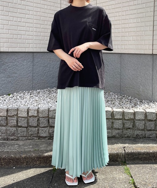 MILKFED.（ミルクフェド）の「BAR WAPPEN POCKET BIG S/S TEE / ビッグシルエット 半袖Tシャツ（Tシャツ/カットソー・レディース・ブラック/ベージュ/ライトグリーン/ライトグレー/ホワイト/レッド/A/パープル/オリーブ・ONE SIZE）」の17枚目の写真