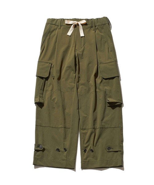 J.PRESS YORK STREET（ジェイプレスヨークストリート）の「【UNISEX】ナイロン 4WAY カーゴパンツ（その他パンツ・メンズ・ベージュ系/オリーブ系/ネイビー系・SMALL/LARGE）」の2枚目の写真