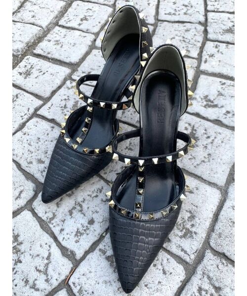 RESEXXY（リゼクシー）の「スタッズピンヒールパンプス（パンプス・レディース・その他1/オフホワイト/ピンク・MEDIUM/LARGE/SMALL）」の3枚目の写真