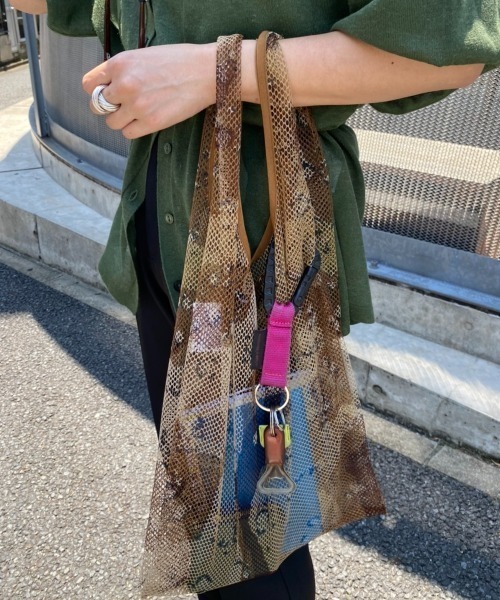 WHIMSIC（ウィムジック）の「【WHIMSIC】USカモフラージュネットリユースバッグ（エコバッグ/サブバッグ・レディース・ベージュ・FREE）」の8枚目の写真