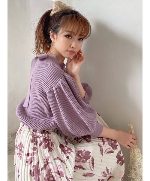 RESEXXY(リゼクシー)の「バックリボンボリュームニットトップス(ニット/セーター・レディース・ブラック/ラベンダー/ブラウン/ベージュ・FREE)」の6枚目の写真