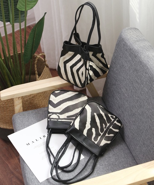 LA VORAGINE（ラ ヴォラジネ）の「アニマル柄スクエアハンドバッグ（ハンドバッグ・レディース・A・FREE）」の13枚目の写真