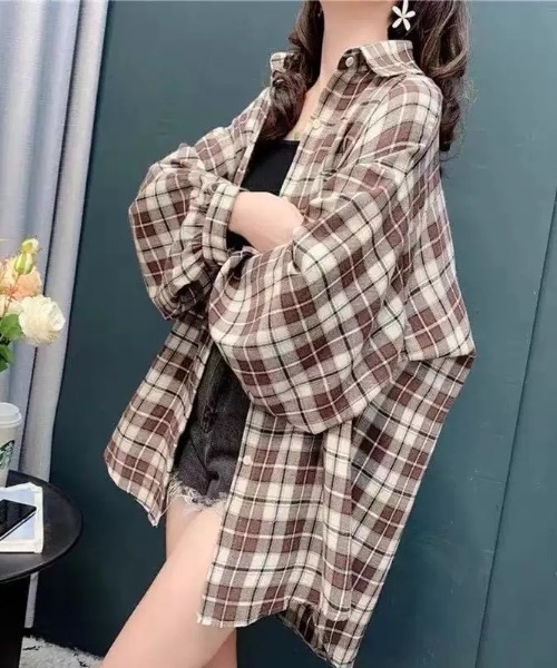 KOR(ケーオーアール)の「オーバーサイズ ドロップショルダー チェックネルシャツ(シャツ/ブラウス・レディース・ピンクベージュ/ライトピンク/ピンク系その他2/イエロー系その他4/グレー系その他3/グレー系その他5/イエロー系その他2/グリーン系その他2/ブルー系その他4/グリーン系その他4/ブラウン系その他4/ピンク系その他4/ピンク系その他5/グリーン系その他/レッド/レッド系その他3/ブルー/グリーン/イエロー系その他6/イエロー/オレンジ/ピンク系その他/イエロー系その他3/グレー系その他6/レッド系その他2/グレー系その他4/ブルー系その他/グリーン系その他3/ピンク/グリーン系その他6/ブラウン系その他/ブラウン系その他3/イエロー系その他/ブルー系その他3/グレー/グレー系その他2/イエロー系その他7/イエロー系その他5/ブルー系その他2/ピンク系その他6/グリーン系その他7/ブラウン系その他2/ブラウン/ピンク系その他3/パープル/グリーン系その他5/レッド系その他/グレー系その他・L/M/S/XL/2XL)」の10枚目の写真