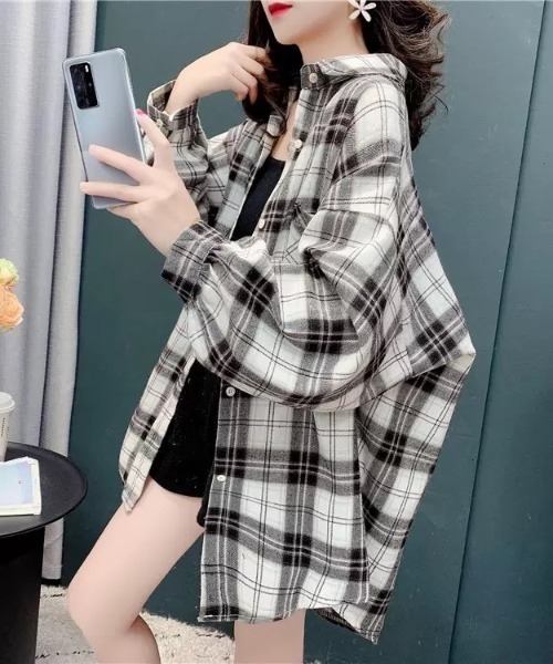 KOR(ケーオーアール)の「オーバーサイズ ドロップショルダー チェックネルシャツ(シャツ/ブラウス・レディース・ピンクベージュ/ライトピンク/ピンク系その他2/イエロー系その他4/グレー系その他3/グレー系その他5/イエロー系その他2/グリーン系その他2/ブルー系その他4/グリーン系その他4/ブラウン系その他4/ピンク系その他4/ピンク系その他5/グリーン系その他/レッド/レッド系その他3/ブルー/グリーン/イエロー系その他6/イエロー/オレンジ/ピンク系その他/イエロー系その他3/グレー系その他6/レッド系その他2/グレー系その他4/ブルー系その他/グリーン系その他3/ピンク/グリーン系その他6/ブラウン系その他/ブラウン系その他3/イエロー系その他/ブルー系その他3/グレー/グレー系その他2/イエロー系その他7/イエロー系その他5/ブルー系その他2/ピンク系その他6/グリーン系その他7/ブラウン系その他2/ブラウン/ピンク系その他3/パープル/グリーン系その他5/レッド系その他/グレー系その他・L/M/S/XL/2XL)」の7枚目の写真