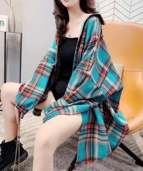 KOR(ケーオーアール)の「オーバーサイズ ドロップショルダー チェックネルシャツ(シャツ/ブラウス・レディース・ピンクベージュ/ライトピンク/ピンク系その他2/イエロー系その他4/グレー系その他3/グレー系その他5/イエロー系その他2/グリーン系その他2/ブルー系その他4/グリーン系その他4/ブラウン系その他4/ピンク系その他4/ピンク系その他5/グリーン系その他/レッド/レッド系その他3/ブルー/グリーン/イエロー系その他6/イエロー/オレンジ/ピンク系その他/イエロー系その他3/グレー系その他6/レッド系その他2/グレー系その他4/ブルー系その他/グリーン系その他3/ピンク/グリーン系その他6/ブラウン系その他/ブラウン系その他3/イエロー系その他/ブルー系その他3/グレー/グレー系その他2/イエロー系その他7/イエロー系その他5/ブルー系その他2/ピンク系その他6/グリーン系その他7/ブラウン系その他2/ブラウン/ピンク系その他3/パープル/グリーン系その他5/レッド系その他/グレー系その他・L/M/S/XL/2XL)」の17枚目の写真