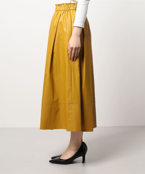 FLOML（フロム）の「◆【FLOML】ライトフェイクレザー（スカート・レディース・イエロー/パープル/ベージュ・38）」の4枚目の写真