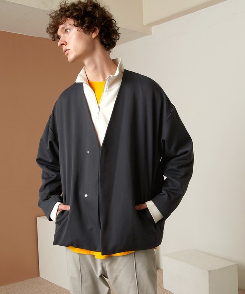 EMMA CLOTHES(エマクローズ)の「TRストレッチスーツ地 ルーズシルエット ノーカラージャケット EMMA CLOTHES(ノーカラージャケット・メンズ・スモークグレー/チャコール/ネイビー・L/M)」の15枚目の写真