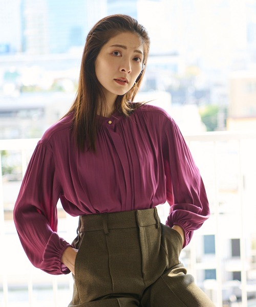 RIVE DROITE（リヴドロワ）の「華やかな着こなしが叶う　カッセンツイルギャザーブラウス（シャツ/ブラウス・レディース・ブラック/パープル/ブルー・FREE）」の9枚目の写真