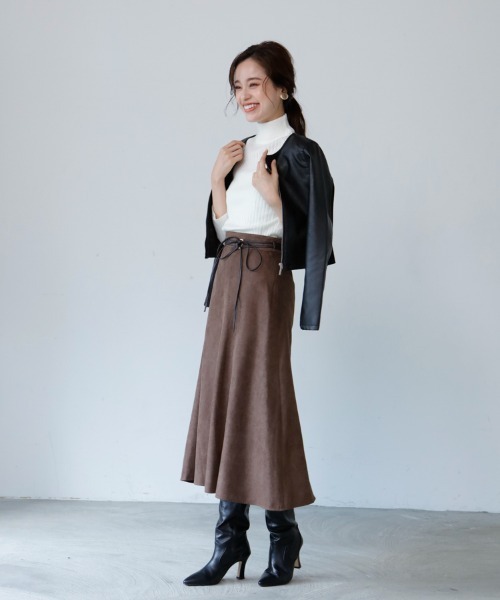 M.deux（エムドゥ）の「フェイクレザーノーカラージャケット（ライダースジャケット・レディース・ブラック/ブラック×ホワイト・MEDIUM）」の4枚目の写真