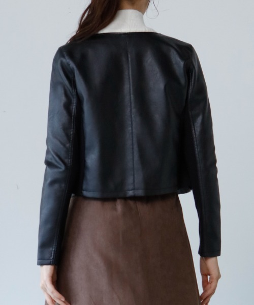 M.deux（エムドゥ）の「フェイクレザーノーカラージャケット（ライダースジャケット・レディース・ブラック/ブラック×ホワイト・MEDIUM）」の16枚目の写真