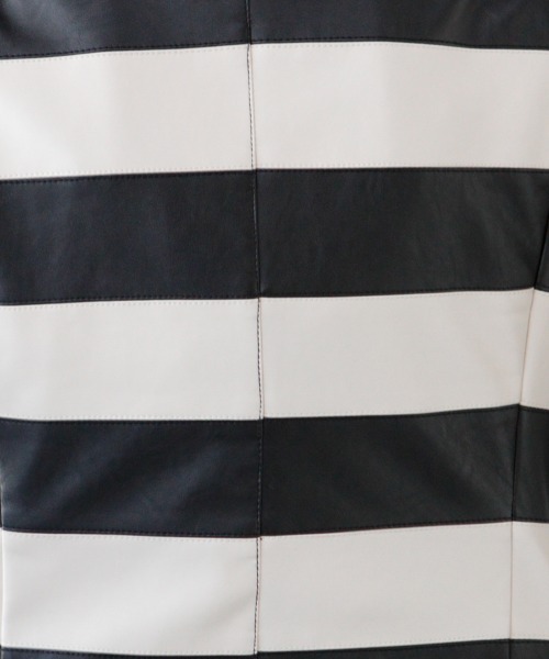 M.deux（エムドゥ）の「フェイクレザーノーカラージャケット（ライダースジャケット・レディース・ブラック/ブラック×ホワイト・MEDIUM）」の13枚目の写真