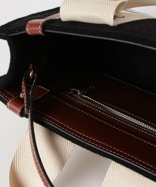 Chloe(クロエ)の「WOODY / ストラップ付きスモールトートバッグ SMALL TOTE BAG WITH STRAP(トートバッグ・レディース・ブラック・FREE)」の4枚目の写真