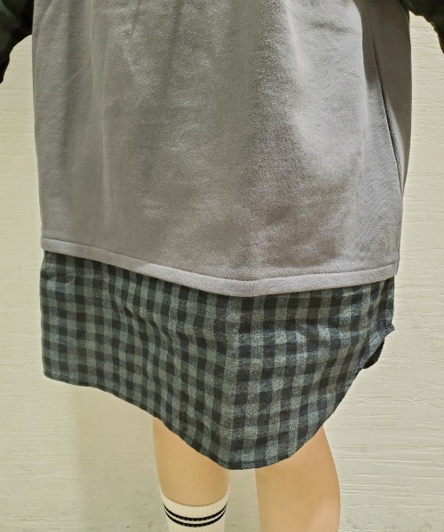 Candy Stripper（キャンディストリッパー）の「LOGO LAYERED HOODIE（パーカー・レディース・ブラック/チャコールグレー/カーキ・2）」の15枚目の写真