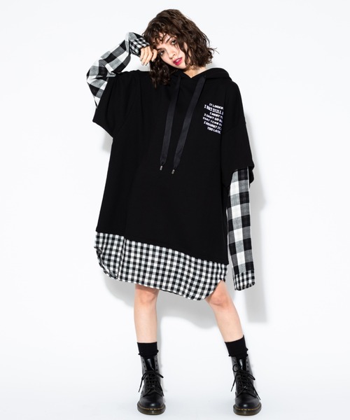 Candy Stripper（キャンディストリッパー）の「LOGO LAYERED HOODIE（パーカー・レディース・ブラック/チャコールグレー/カーキ・2）」の16枚目の写真