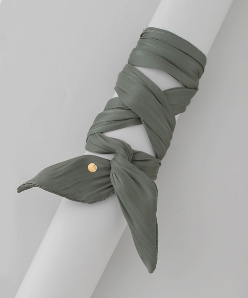 ANEMONE(アネモネ)の「リンクルサテンスピンドルポニー(ヘアバンド・レディース・グレー/ベージュ/オレンジ/カーキ/ミント/ライトブラウン/アイボリー・FREE)」の9枚目の写真