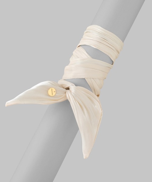 ANEMONE(アネモネ)の「リンクルサテンスピンドルポニー(ヘアバンド・レディース・グレー/ベージュ/オレンジ/カーキ/ミント/ライトブラウン/アイボリー・FREE)」の12枚目の写真