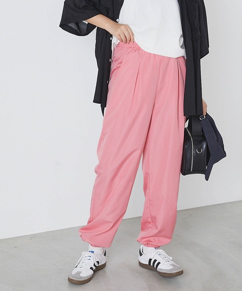 forksy.（フォルクシー）の「【forksy.】タック入りカラージョガーパンツ/シャカパン（その他パンツ・レディース・ブラック/オフホワイト/ピンク/グリーン・FREE）」の4枚目の写真