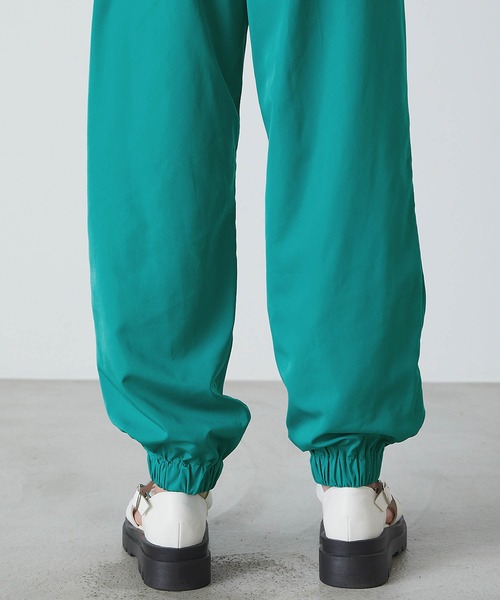 forksy.（フォルクシー）の「【forksy.】タック入りカラージョガーパンツ/シャカパン（その他パンツ・レディース・ブラック/オフホワイト/ピンク/グリーン・FREE）」の9枚目の写真