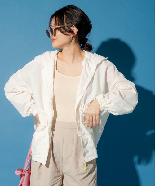 ANGIE（アンジー）の「ナイロンマウンテンパーカー（マウンテンパーカー・レディース・ホワイト/ベージュ/スミクロ・FREE）」の2枚目の写真