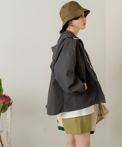 ANGIE（アンジー）の「ナイロンマウンテンパーカー（マウンテンパーカー・レディース・ホワイト/ベージュ/スミクロ・FREE）」の6枚目の写真