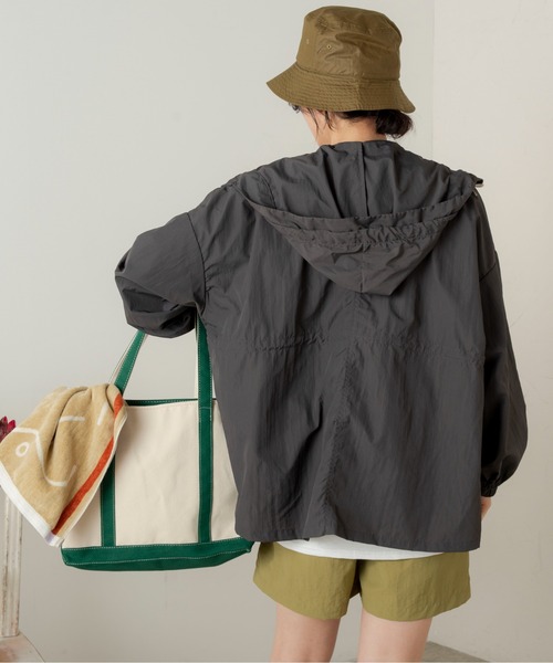 ANGIE（アンジー）の「ナイロンマウンテンパーカー（マウンテンパーカー・レディース・ホワイト/ベージュ/スミクロ・FREE）」の11枚目の写真