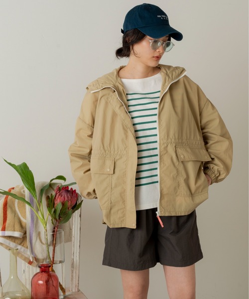 ANGIE（アンジー）の「ナイロンマウンテンパーカー（マウンテンパーカー・レディース・ホワイト/ベージュ/スミクロ・FREE）」の16枚目の写真