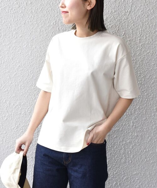 SHIPS Days(シップスデイズ)の「SHIPS Days:ミニ裏毛クルーネックTシャツ◇(Tシャツ/カットソー・レディース・オフホワイト/ネイビー/ブラウン・ONE SIZE)」の2枚目の写真