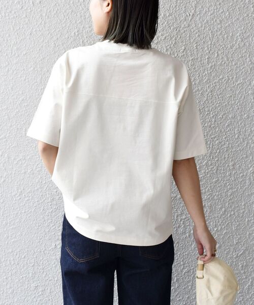 SHIPS Days(シップスデイズ)の「SHIPS Days:ミニ裏毛クルーネックTシャツ◇(Tシャツ/カットソー・レディース・オフホワイト/ネイビー/ブラウン・ONE SIZE)」の14枚目の写真
