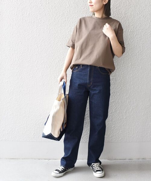 SHIPS Days(シップスデイズ)の「SHIPS Days:ミニ裏毛クルーネックTシャツ◇(Tシャツ/カットソー・レディース・オフホワイト/ネイビー/ブラウン・ONE SIZE)」の20枚目の写真