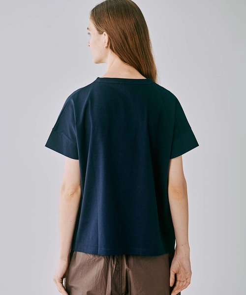 handvaerk（ハンドバーク）の「handvaerk | 60/2 ボトルネックTシャツ WOMEN（Tシャツ/カットソー・レディース・ホワイト/ライトグレー/ブラック/ダークブラウン/ネイビー/グレー/ダークグレー・SMALL）」の11枚目の写真