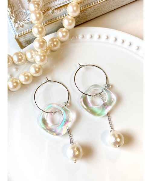 tone（トーン）の「【MUURABBTI】オーロラとコットンパールのフープピアス(MA)（ピアス（両耳用）・レディース・ゴールド/シルバー・FREE）」の2枚目の写真