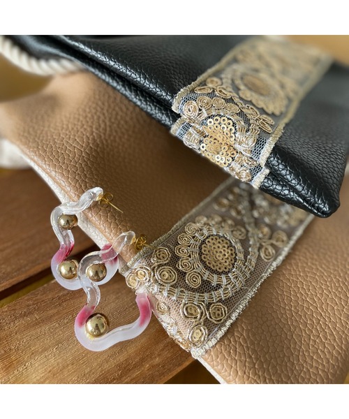 tone(トーン)の「【marihori】ジェルネイル 変形くねくねピアス(MA)(ピアス(両耳用)・レディース・ベージュ系その他/グリーン系その他/ブルー系その他/オレンジ系その他/ゴールド系その他/ブルー系その他2/オレンジ系その他3/パープル/オレンジ/ワインレッド/オレンジ系その他2・FREE)」の6枚目の写真
