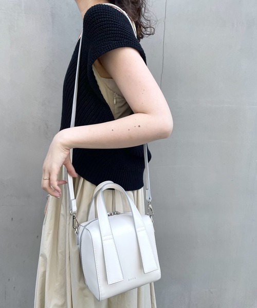 loti（ロティ）の「【3色展開】loti ボックスボストンBAG（ボストンバッグ・レディース・オフホワイト/ブラック/カーキ・FREE）」の5枚目の写真