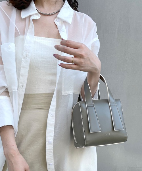 loti（ロティ）の「【3色展開】loti ボックスボストンBAG（ボストンバッグ・レディース・オフホワイト/ブラック/カーキ・FREE）」の6枚目の写真