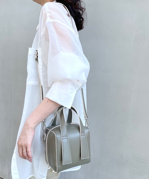 loti（ロティ）の「【3色展開】loti ボックスボストンBAG（ボストンバッグ・レディース・オフホワイト/ブラック/カーキ・FREE）」の9枚目の写真