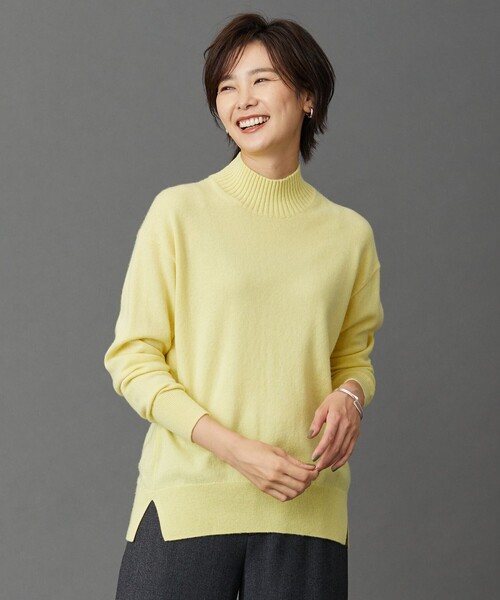J.PRESS(ジェイプレス)の「【洗える・WEB限定カラーあり】CASHMERE BLEND ハイネック ニット(ニット/セーター・レディース・パープル系/ライトグリーン系/イエロー系/ベージュ系/サックスブルー系/ライトグレー系/ピンク系・MEDIUM/LARGE)」の6枚目の写真