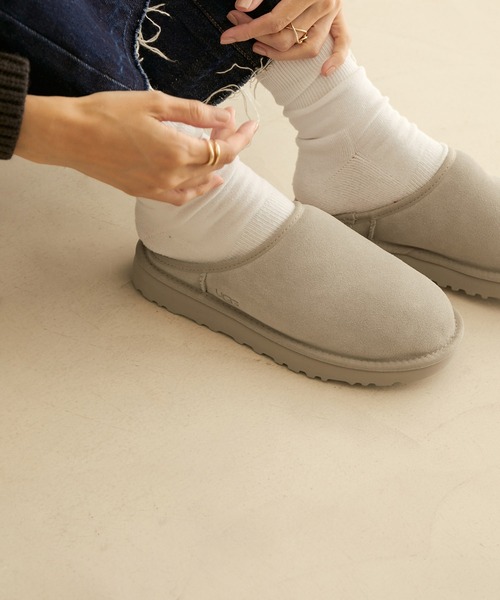 SALON adam et rope'（サロン アダム エ ロペ）の「【UGG（アグ）】クラシックスリッポン（スリッポン・レディース・グレー/ブラック・25.0cm/24.0cm/26.0cm）」の3枚目の写真