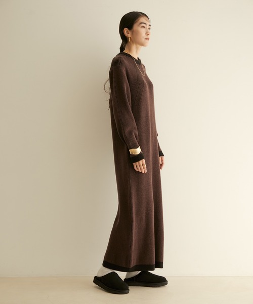 SALON adam et rope'（サロン アダム エ ロペ）の「【UGG（アグ）】クラシックスリッポン（スリッポン・レディース・グレー/ブラック・25.0cm/24.0cm/26.0cm）」の5枚目の写真