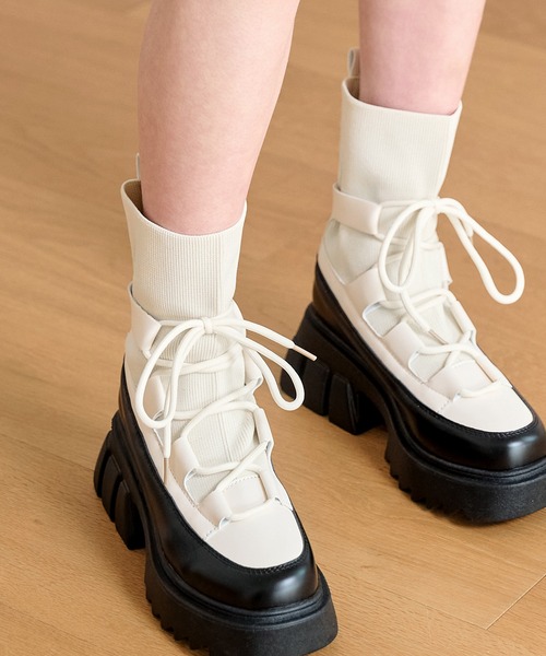 UNE MANSION（ユヌマンション）の「フェイクソックスストラップミドルウォーカー（ブーツ・レディース・アイボリー/ブラック・23cm/23.5cm/24cm/24.5cm）」の21枚目の写真
