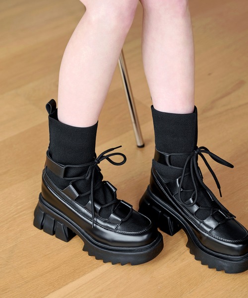UNE MANSION（ユヌマンション）の「フェイクソックスストラップミドルウォーカー（ブーツ・レディース・アイボリー/ブラック・23cm/23.5cm/24cm/24.5cm）」の19枚目の写真