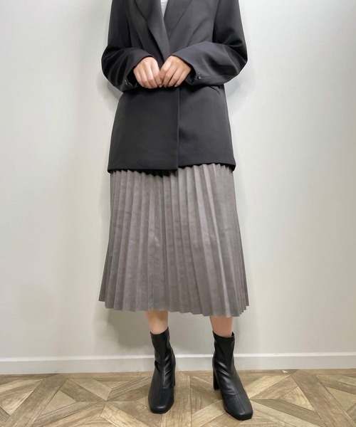 shopnikoniko(ショップニコニコ)の「フェイクスエード ロングプリーツスカート(スカート・レディース・ダークブラウン/ダークグレー/モカ/ブラック/ベージュ・フリー)」の6枚目の写真