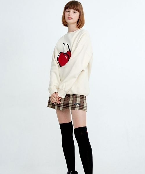 KIRSH（キルシー）の「【日本限定】KIRSH BIG CHERRY SWEAT SHIRT JAPAN LIMITED ビッグチェリー スウェット トレーナー《アイボリー》（スウェット・レディース・アイボリー・ONE SIZE）」の4枚目の写真